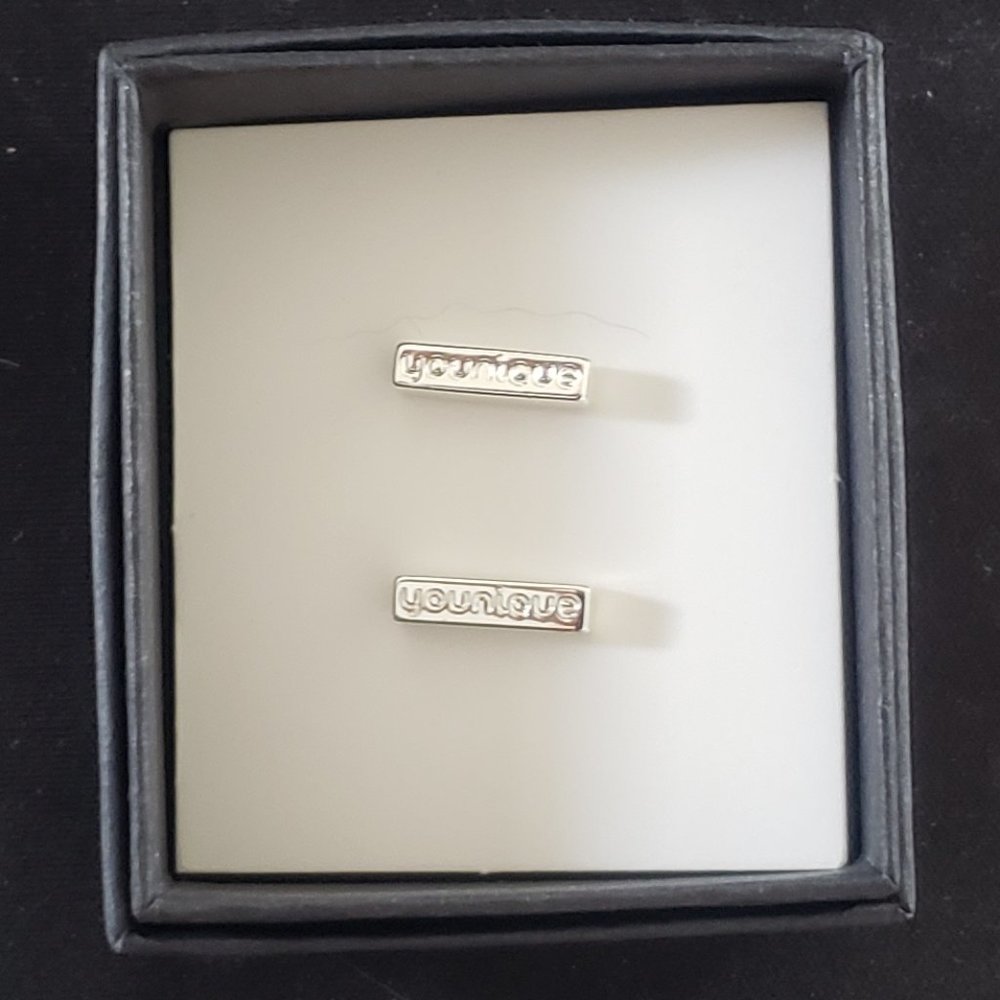 Younique Bar Stud Earrings